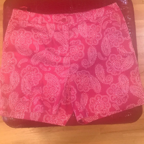 Jones New York Pants - Jones of New York pink Paisley shorts